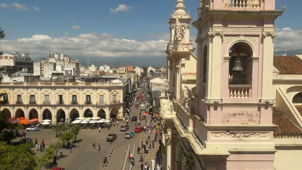 3096-anuncian-otro-dia-de-sol-y-calor-en-salta